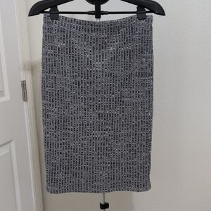 41 Hawthorn Gray and White Knee-Length Pencil Skirt